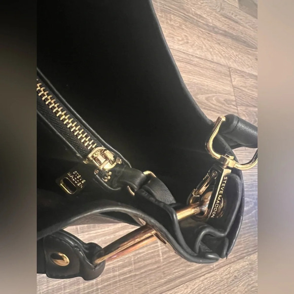 Steve Madden Black Bucket Bag Crossbody  Gold Hardware - Picture 9 of 9